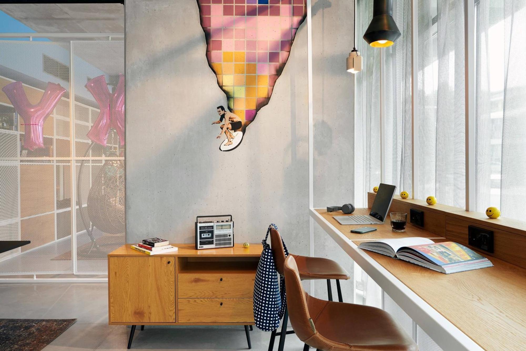 Hotel Moxy Sophia Antipolis Biot Zewnętrze zdjęcie